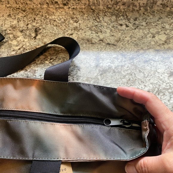 Victoria's Secret Pink Ombre Tie Dye 21" Tote Weekender Bag Black Brown NWT - Picture 3 of 7